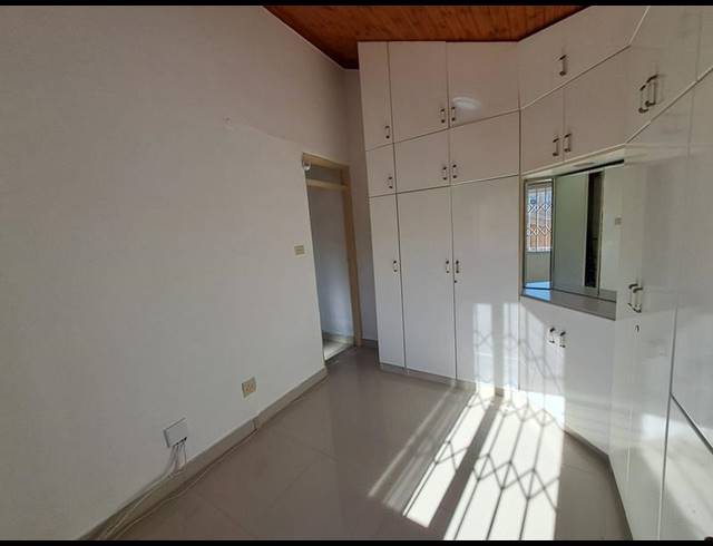 2 BEDROOM PROPERTY TO RENT IN CROSSMOOR